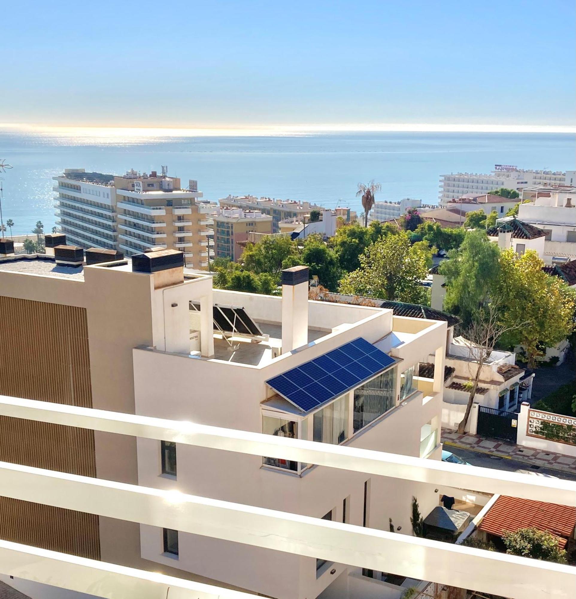 Beautiful Mediterranean Views In Central Torremolinos Bagian luar foto